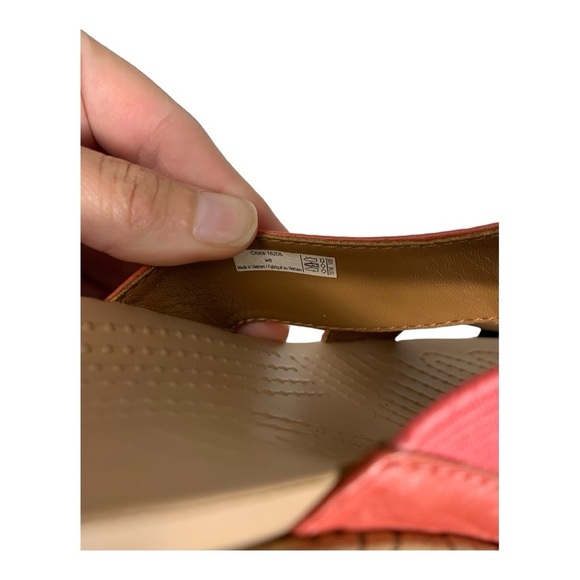 Crocs A-Leigh Women’s 8 Coral Leather Cork Wedge Slip-on Sandals  16205 - Picture 12 of 12